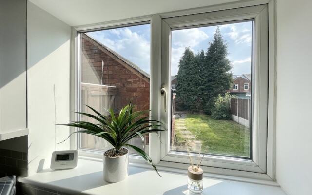 Worksop Newly Refurbished 2-bedroom House