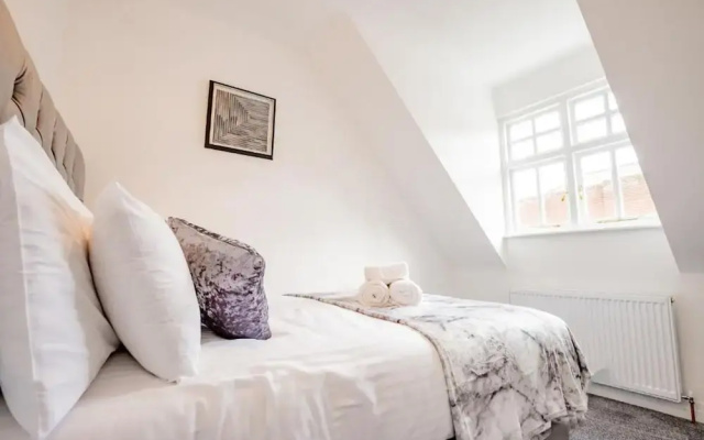 Host Stay New Street Dwelling