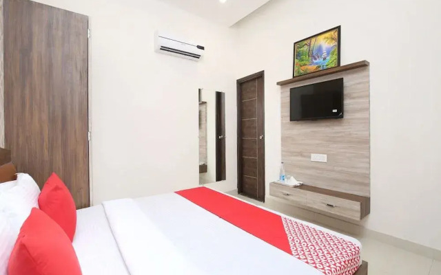 Oyo 18319 Hotel Boss