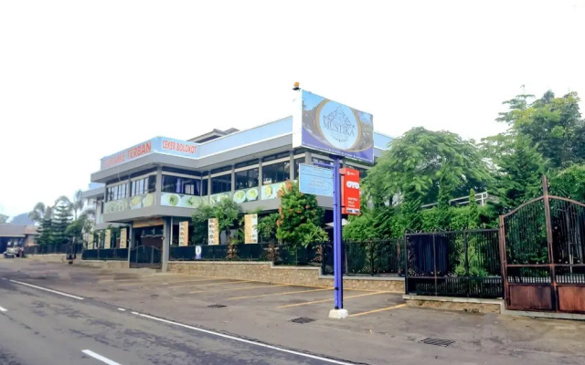 Oyo 2868 Mustika Villa