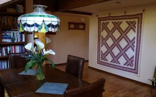 Whispering Pines Inn