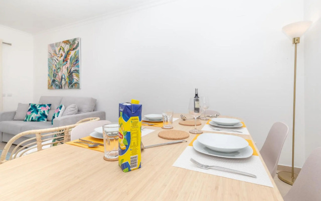 Santa Maria Apartment at Porto de Mos beach