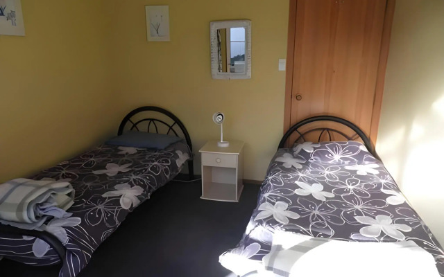 Bazil's Hostel & Surf School