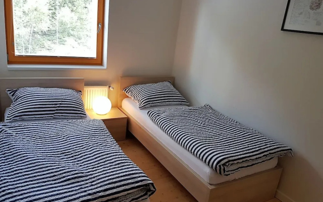 Spacious Chalet in Residential Area, Modern, Luxury Interior, Large Terrace and Carport - Hotel in Harrachov - Photo 4