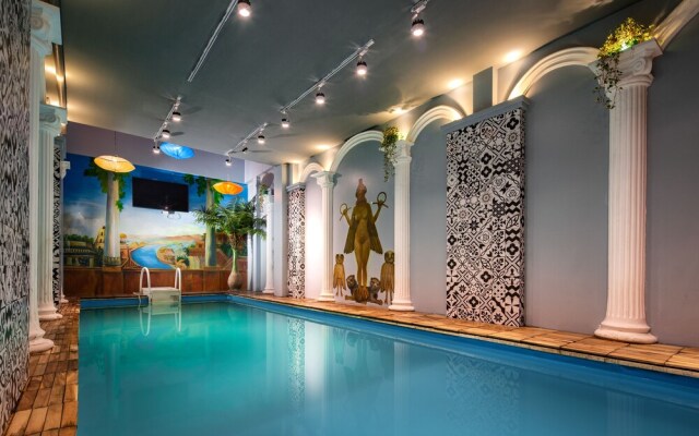 Babylon Garden Inn
