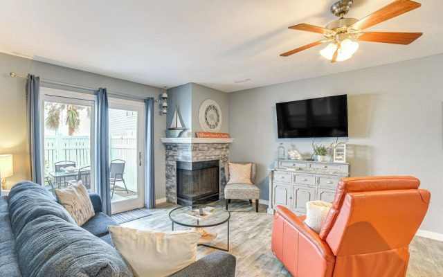 1/4 Mi to Seawall: Relaxing Galveston Condo!