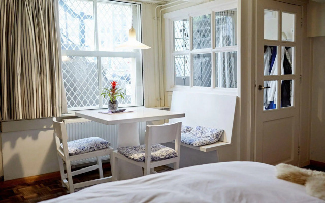 Bed & Apartment Singel 96