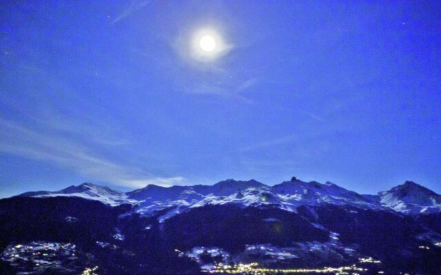 Luxury Panoramic Chalet in Thon-Les Collons with Sauna