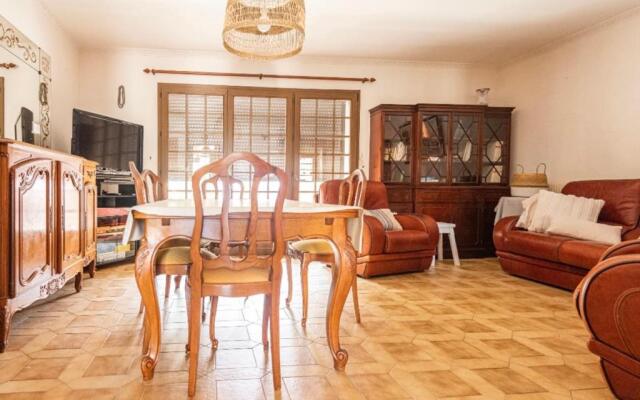 Charming Holiday House Near The Beach