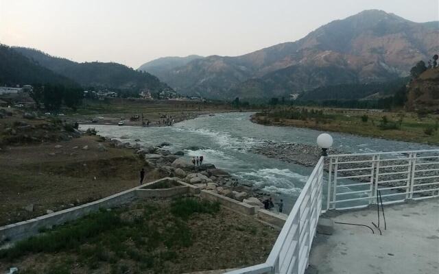 River Dine Hotel