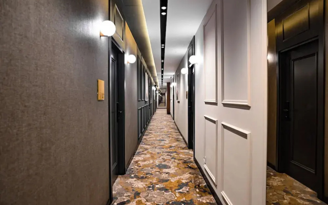 Black Gallo Residences
