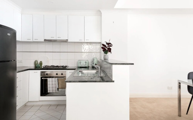 2 BDR in Botanical District Free Carpark