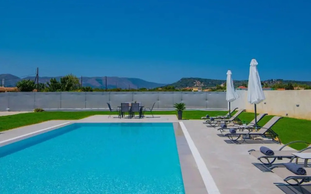 Nimar Luxury Villa - Private Swimming Pool