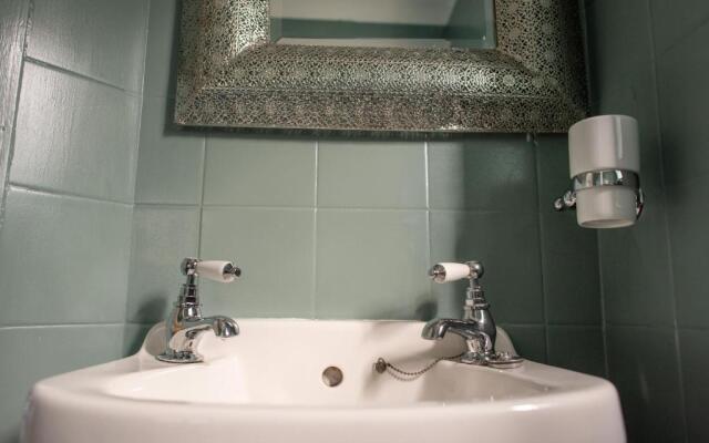 Clovelly Guest House