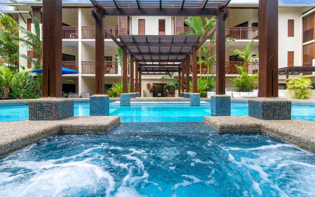 Seascape Holidays at 30 Tropic Style