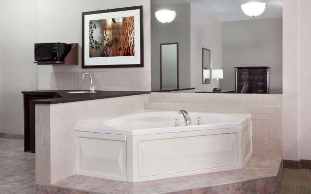 Ramada by Wyndham Weyburn