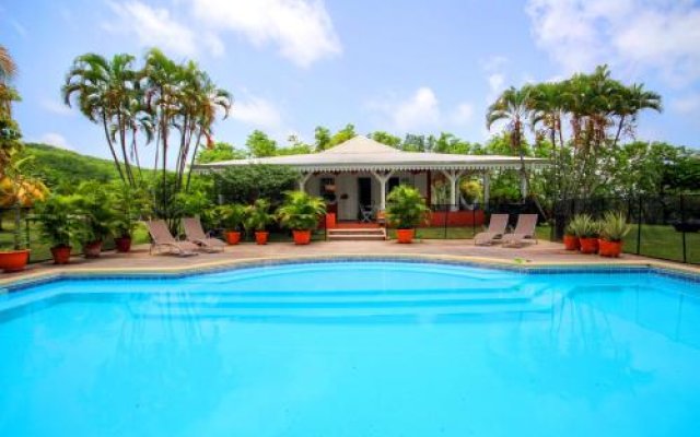 Villa avec piscine et vue mer (MQRO08)