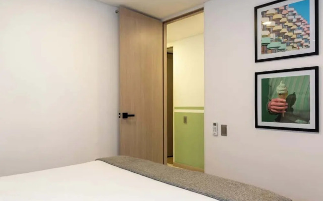 Cozy 3 BR w/ Balcony in Laureles Medellín