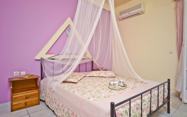 Sea View Apartments & Studios