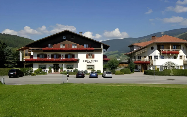 Astor Apartments