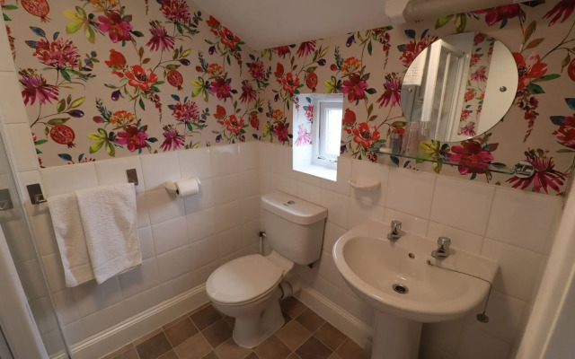Raincliffe Hotel