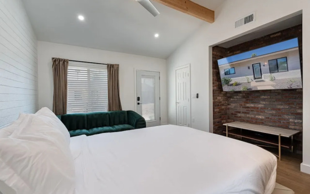 Ash & Ko Boutique Lodging