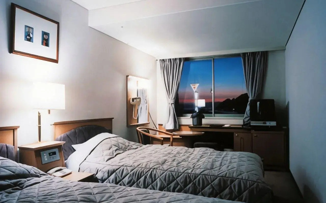 Harbor Plaza Hotel