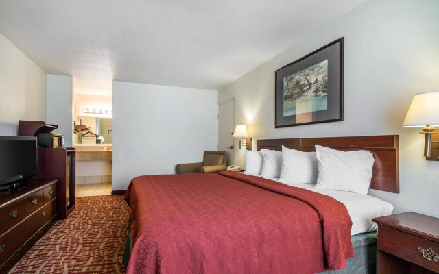 Quality Inn At Town Center