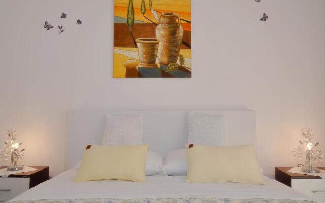 Apartments and Rooms Anika