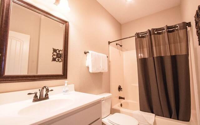 Red Tee 6 Bedroom Condo