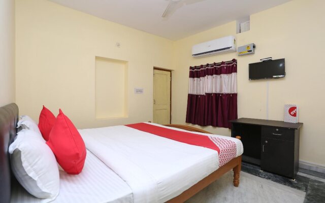 OYO 19323 Shiv Sai Guest House