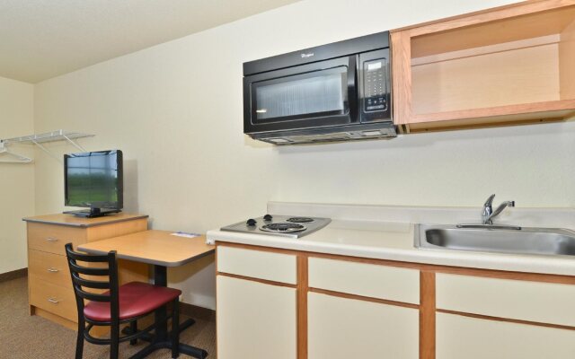 Amelia Extended Stay & Hotel