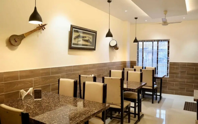 Regal Guest House by ROH