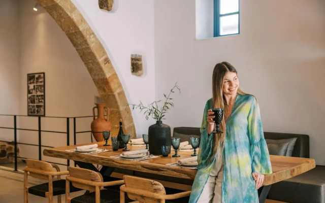 Kalathos Square Luxury Suites