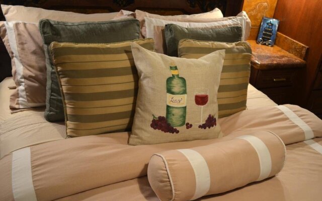 Milos Inn at Boulder