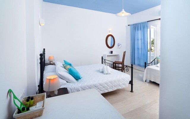 Cyclades Hotel