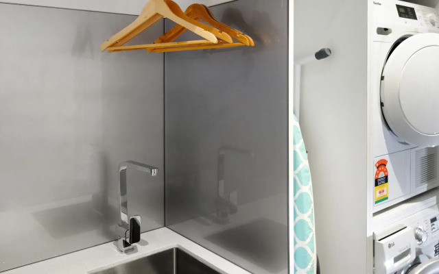 Semaphore Splash Apartments