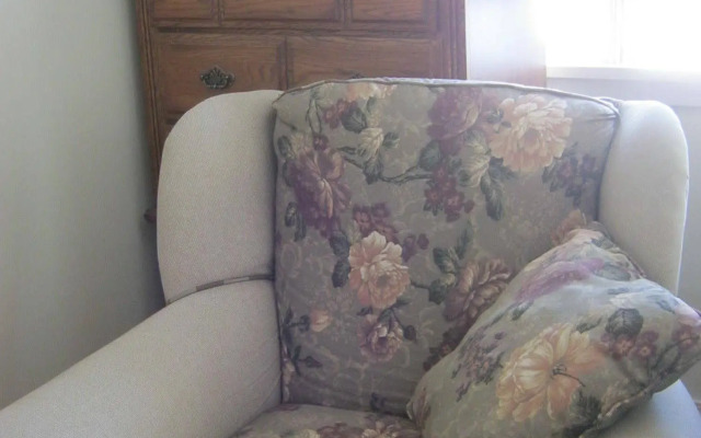 Kelowna Okanagan Lake Hostel