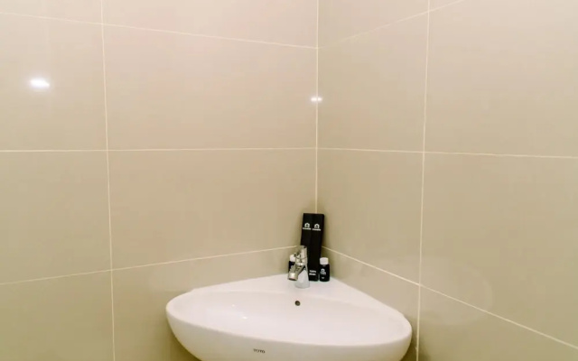 Warm And Cozy Studio Room Apartment At B Residence