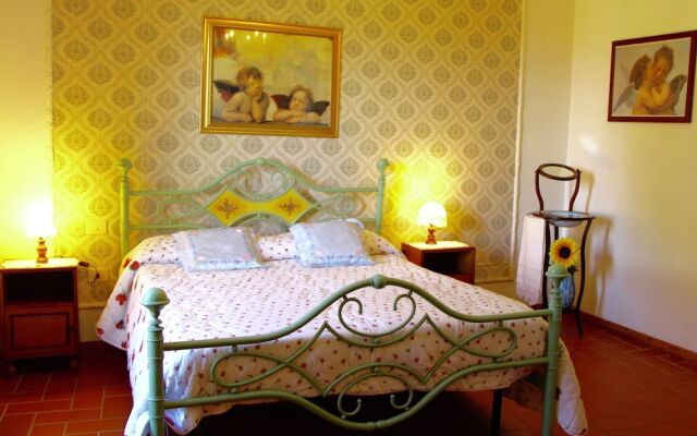 Farmhouse Living Amidst Vineyards