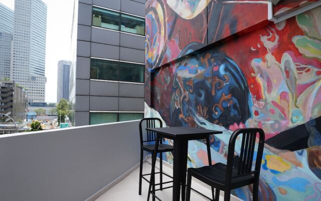 ST Signature Bugis Middle