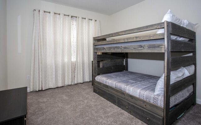 6BR Home Prime Location