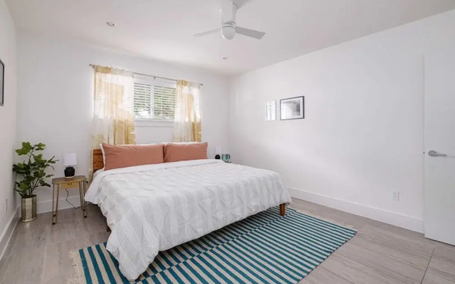 Upstay - Chic Clarksville Condo Near Downtown Austin