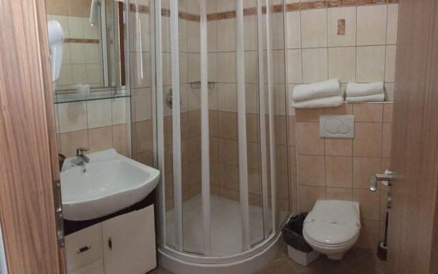Hotel Lony