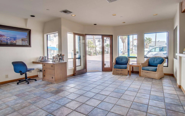 Seaport Village Inn Avalon