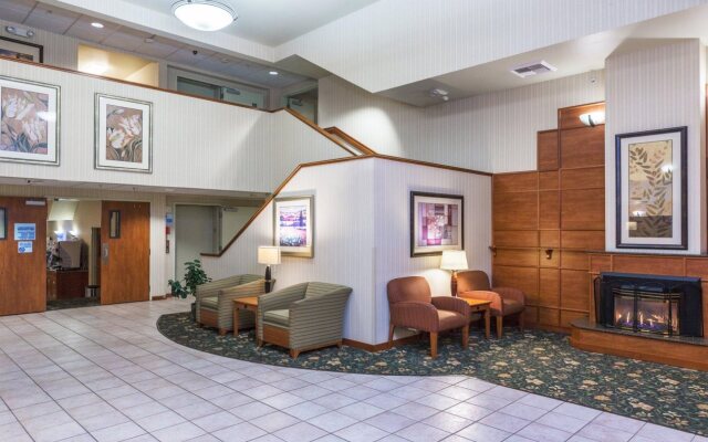 Holiday Inn Express & Suites Burlington by IHG
