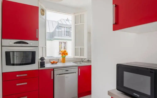 Eiffel Tower Saint Residence