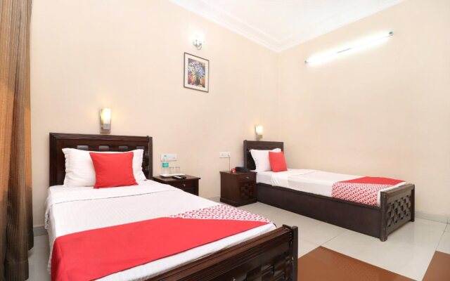 OYO 17381 Hotel City Look