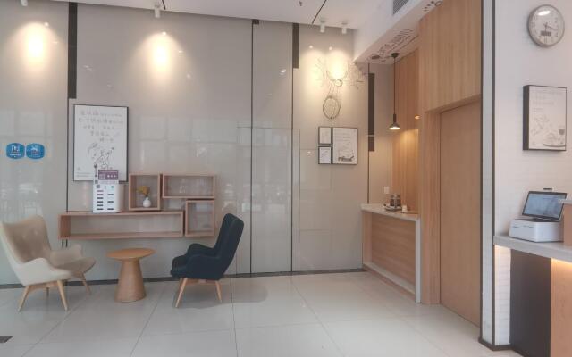 Hanting Hotel Sixin Avenue Metro Station