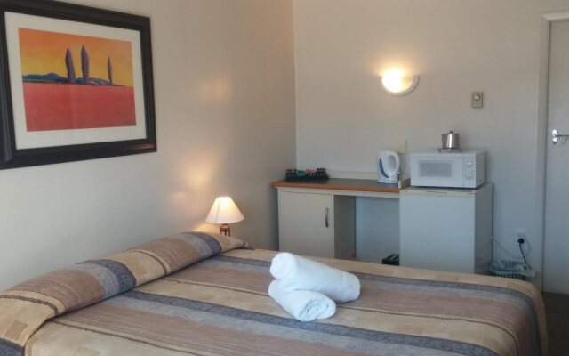 Raymar Motor Inn